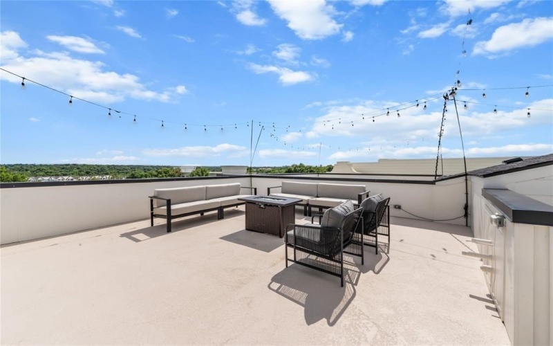 1021 Mobile Street, Dallas, TX 75208, 3 Bedrooms Bedrooms, ,3 BathroomsBathrooms,Residential,For Sale,1021 Mobile Street,0,21076963