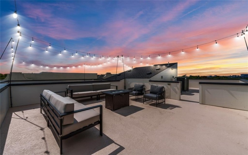 1021 Mobile Street, Dallas, TX 75208, 3 Bedrooms Bedrooms, ,3 BathroomsBathrooms,Residential,For Sale,1021 Mobile Street,0,21076963