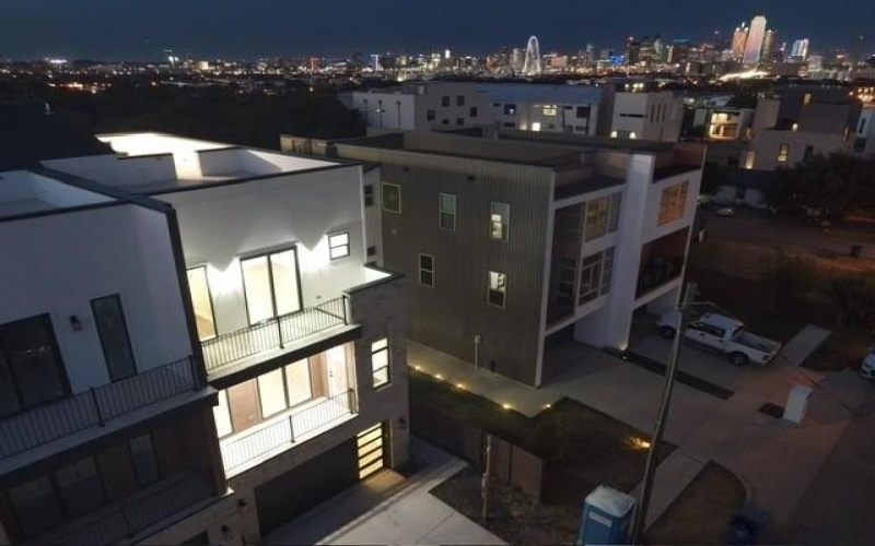 1021 Mobile Street, Dallas, TX 75208, 3 Bedrooms Bedrooms, ,3 BathroomsBathrooms,Residential,For Sale,1021 Mobile Street,0,21076963