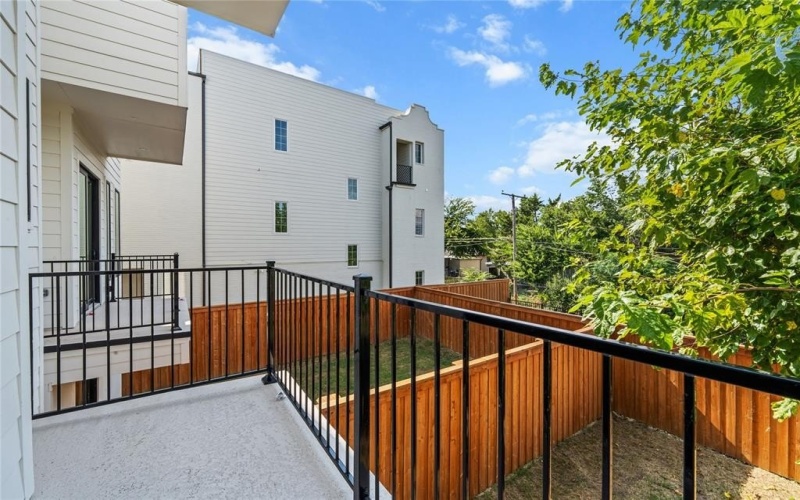 1021 Mobile Street, Dallas, TX 75208, 3 Bedrooms Bedrooms, ,3 BathroomsBathrooms,Residential,For Sale,1021 Mobile Street,0,21076963
