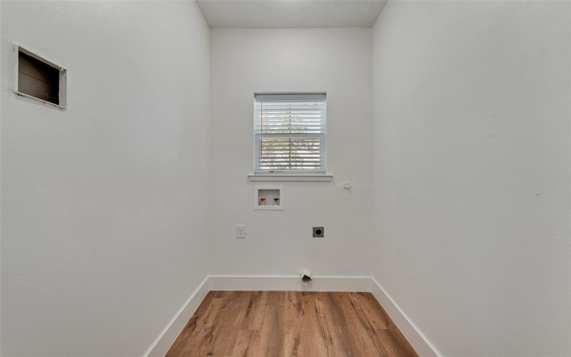 200 Pine Street, Bonham, TX 75418, 3 Bedrooms Bedrooms, ,2 BathroomsBathrooms,Residential,For Sale,200 Pine Street,0,21082919