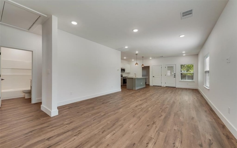 200 Pine Street, Bonham, TX 75418, 3 Bedrooms Bedrooms, ,2 BathroomsBathrooms,Residential,For Sale,200 Pine Street,0,21082919