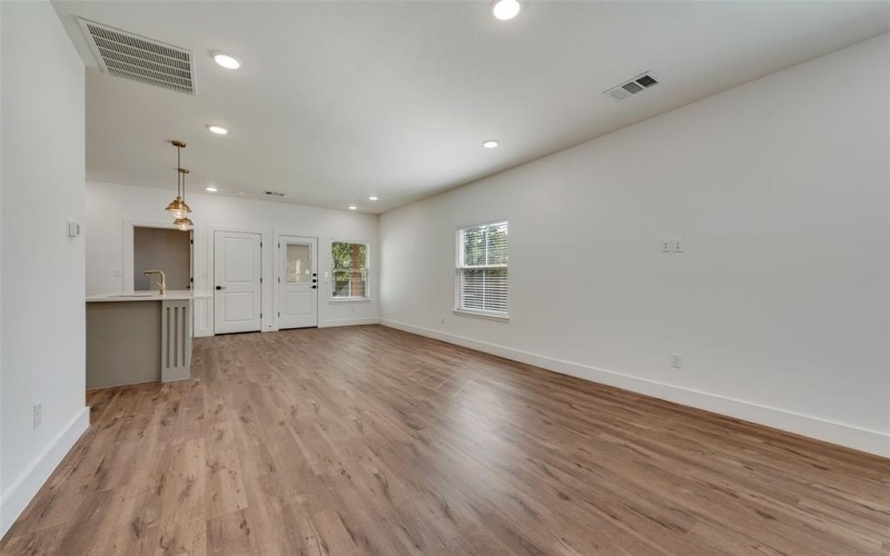 200 Pine Street, Bonham, TX 75418, 3 Bedrooms Bedrooms, ,2 BathroomsBathrooms,Residential,For Sale,200 Pine Street,0,21082919