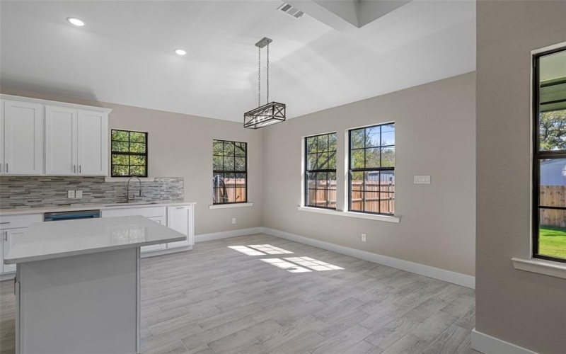 3025 Red Oak Drive, Granbury, TX 76048, 3 Bedrooms Bedrooms, ,2 BathroomsBathrooms,Residential,For Sale,3025 Red Oak Drive,0,21083783