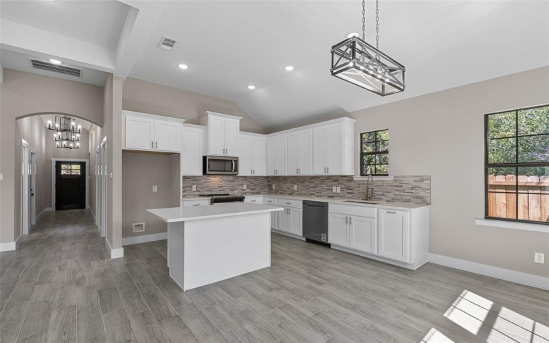3025 Red Oak Drive, Granbury, TX 76048, 3 Bedrooms Bedrooms, ,2 BathroomsBathrooms,Residential,For Sale,3025 Red Oak Drive,0,21083783