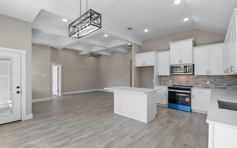 3025 Red Oak Drive, Granbury, TX 76048, 3 Bedrooms Bedrooms, ,2 BathroomsBathrooms,Residential,For Sale,3025 Red Oak Drive,0,21083783