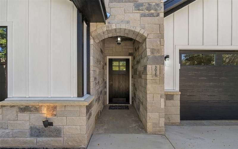 3025 Red Oak Drive, Granbury, TX 76048, 3 Bedrooms Bedrooms, ,2 BathroomsBathrooms,Residential,For Sale,3025 Red Oak Drive,0,21083783