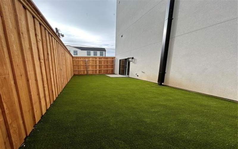 4401 Cabell Drive #103, Dallas, TX 75204, 2 Bedrooms Bedrooms, ,2 BathroomsBathrooms,Residential,For Sale,4401 Cabell Drive,0,21084557