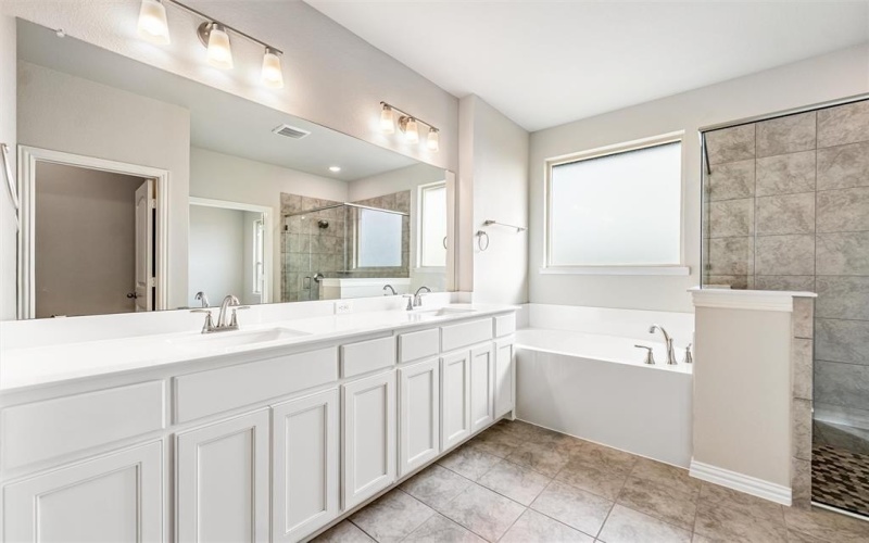 536 Mitchell Boulevard, Weatherford, TX 76087, 3 Habitaciones Habitaciones , ,2 BañosBaños,Residential,En Venta,536 Mitchell Boulevard,0,21085918