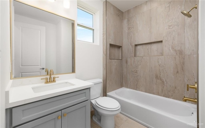 2712 E Burberry Drive, Edinburg, TX 78542, 4 Bedrooms Bedrooms, ,3 BathroomsBathrooms,Residential,For Sale,2712 E Burberry Drive,458651