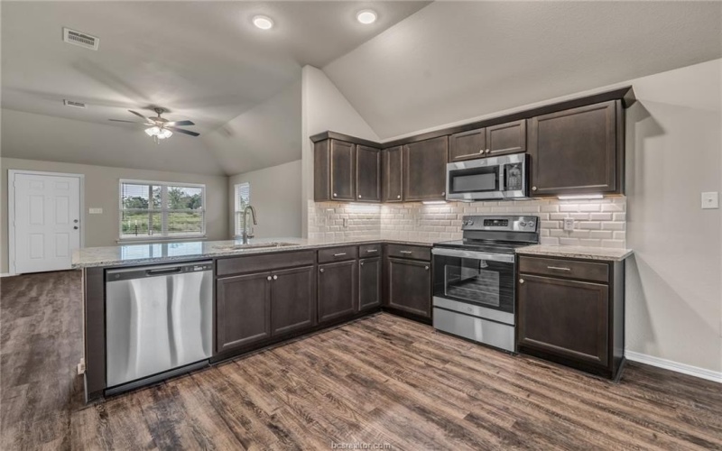 1236 High Street, Navasota, TX 77868, 3 Bedrooms Bedrooms, ,2 BathroomsBathrooms,Residential,For Sale,1236 High Street,0,25010666