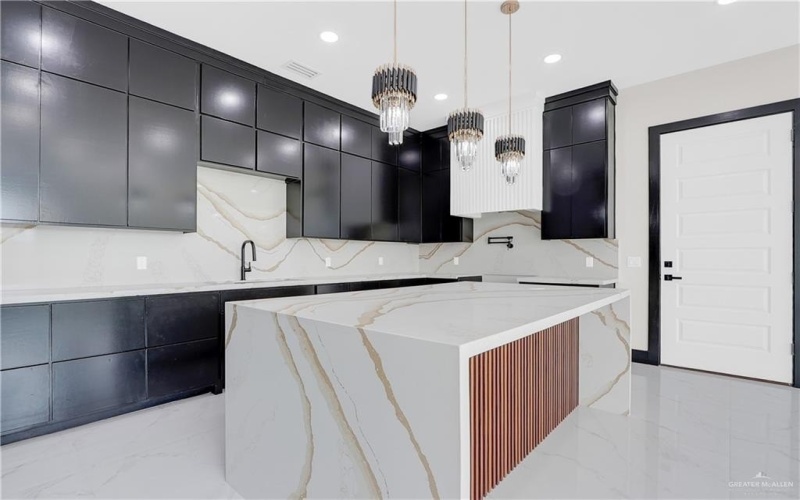 2801 E Zarzamora Avenue, Hidalgo, TX 78557, 4 Habitaciones Habitaciones , ,6 BañosBaños,Residential,En Venta,2801 E Zarzamora Avenue,0,483286