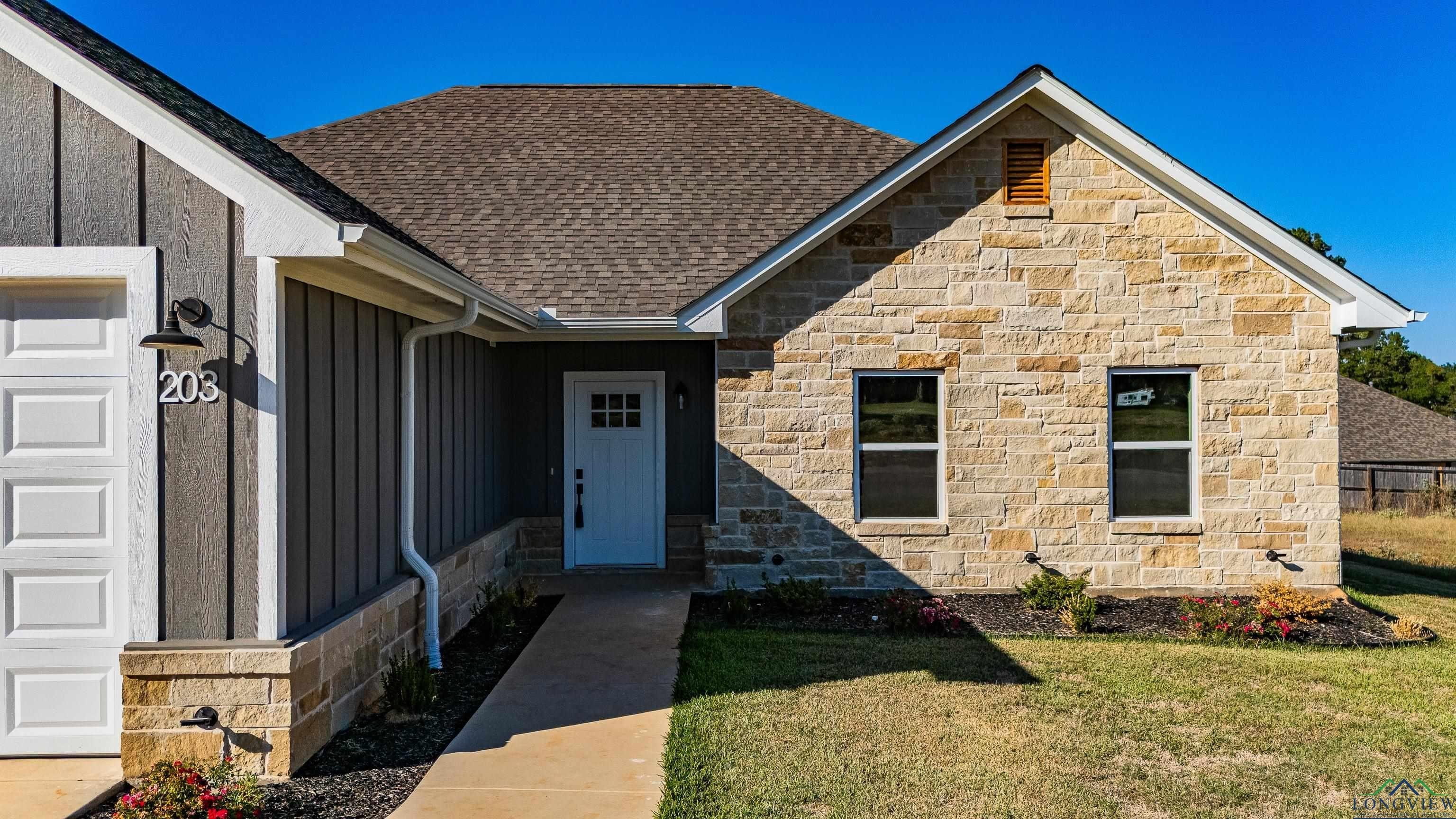 203 Toro Dr., Winona, TX 75792, 3 Habitaciones Habitaciones , ,2 BañosBaños,Residential,En Venta,203 Toro Dr.,0,20257026