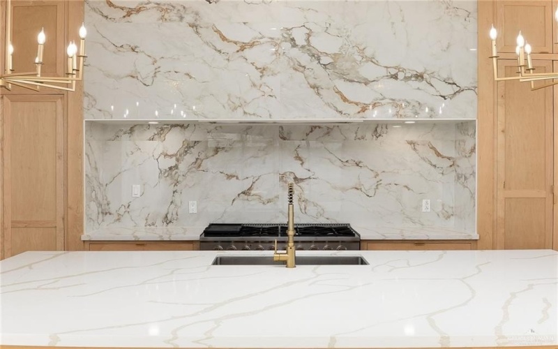 1215 E Chelsea Drive, Palmhurst, TX 78573, 3 Habitaciones Habitaciones , ,3 BañosBaños,Residential,En Venta,1215 E Chelsea Drive,0,483345