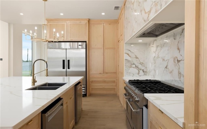 1215 E Chelsea Drive, Palmhurst, TX 78573, 3 Habitaciones Habitaciones , ,3 BañosBaños,Residential,En Venta,1215 E Chelsea Drive,0,483345