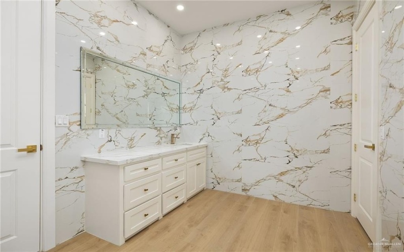 1215 E Chelsea Drive, Palmhurst, TX 78573, 3 Habitaciones Habitaciones , ,3 BañosBaños,Residential,En Venta,1215 E Chelsea Drive,0,483345