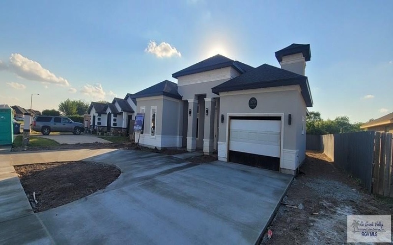 170 TAMARINDO LN., BROWNSVILLE, TX 78521, 3 Habitaciones Habitaciones , ,2 BañosBaños,Residential,En Venta,170 TAMARINDO LN.,0,29769268