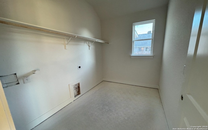 139 Annette Drive, Castroville, TX 78009, 4 Bedrooms Bedrooms, ,3 BathroomsBathrooms,Residential,For Sale,139 Annette Drive,0,1915291