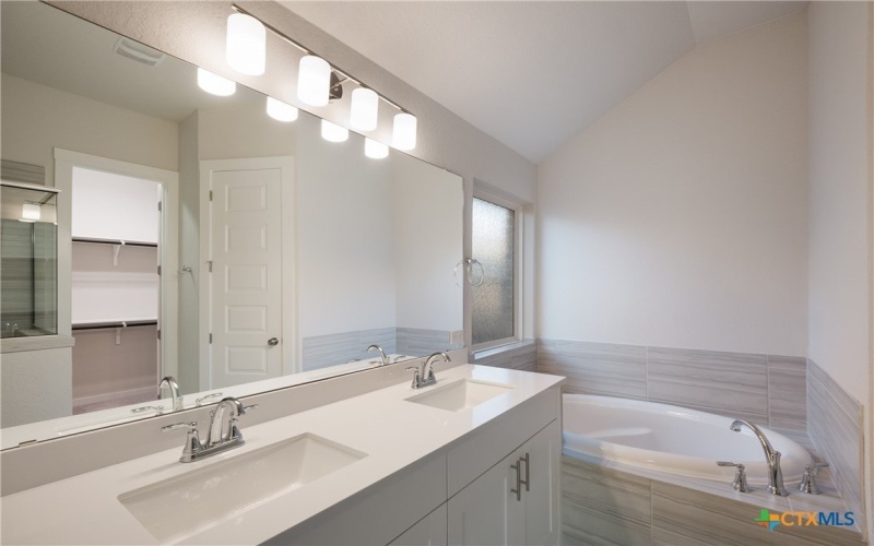 584 Tobacco Pass, New Braunfels, TX 78132, 4 Habitaciones Habitaciones , ,2 BañosBaños,Residential,En Venta,584 Tobacco Pass,0,475459