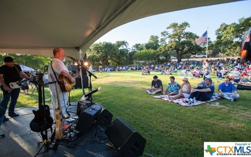 584 Tobacco Pass, New Braunfels, TX 78132, 4 Habitaciones Habitaciones , ,2 BañosBaños,Residential,En Venta,584 Tobacco Pass,0,475459