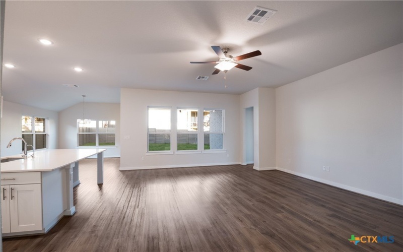 584 Tobacco Pass, New Braunfels, TX 78132, 4 Habitaciones Habitaciones , ,2 BañosBaños,Residential,En Venta,584 Tobacco Pass,0,475459