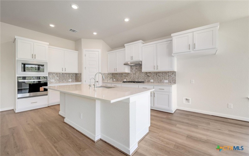 1823 Weinnacht, New Braunfels, TX 78132, 5 Habitaciones Habitaciones , ,5 BañosBaños,Residential,En Venta,1823 Weinnacht,0,595264