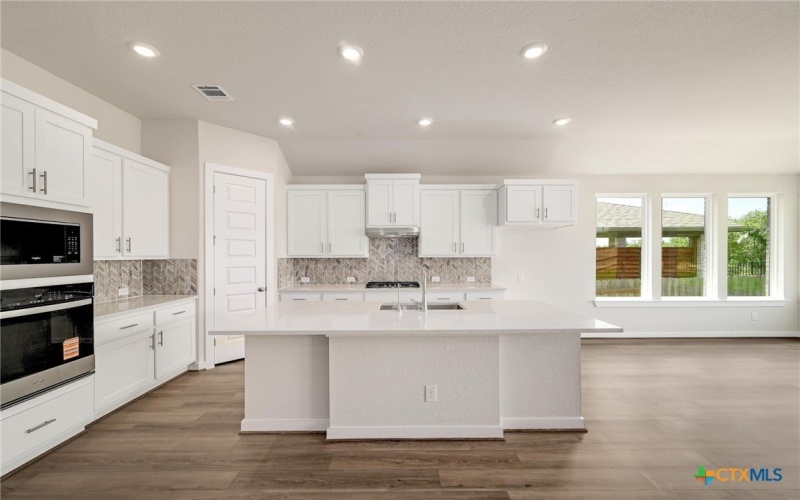 1823 Weinnacht, New Braunfels, TX 78132, 5 Habitaciones Habitaciones , ,5 BañosBaños,Residential,En Venta,1823 Weinnacht,0,595264