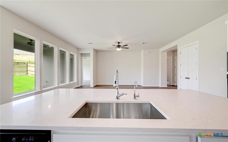 1823 Weinnacht, New Braunfels, TX 78132, 5 Habitaciones Habitaciones , ,5 BañosBaños,Residential,En Venta,1823 Weinnacht,0,595264