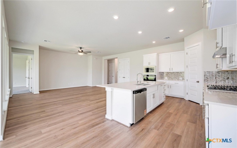 1823 Weinnacht, New Braunfels, TX 78132, 5 Habitaciones Habitaciones , ,5 BañosBaños,Residential,En Venta,1823 Weinnacht,0,595264