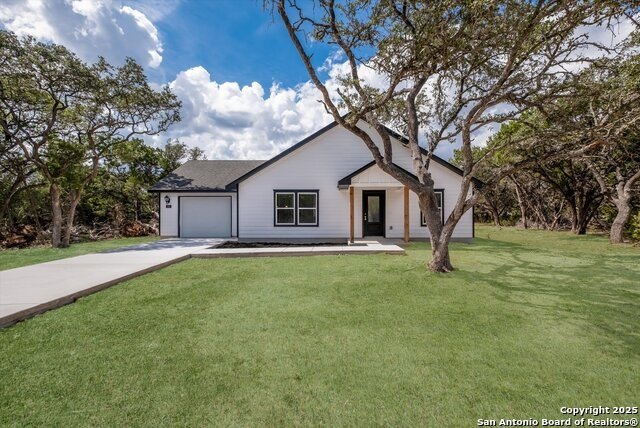 432 Canyon Lake Dr, Bandera, TX 78003, 2 Habitaciones Habitaciones , ,2 BañosBaños,Residential,En Venta,432 Canyon Lake Dr,0,1915387