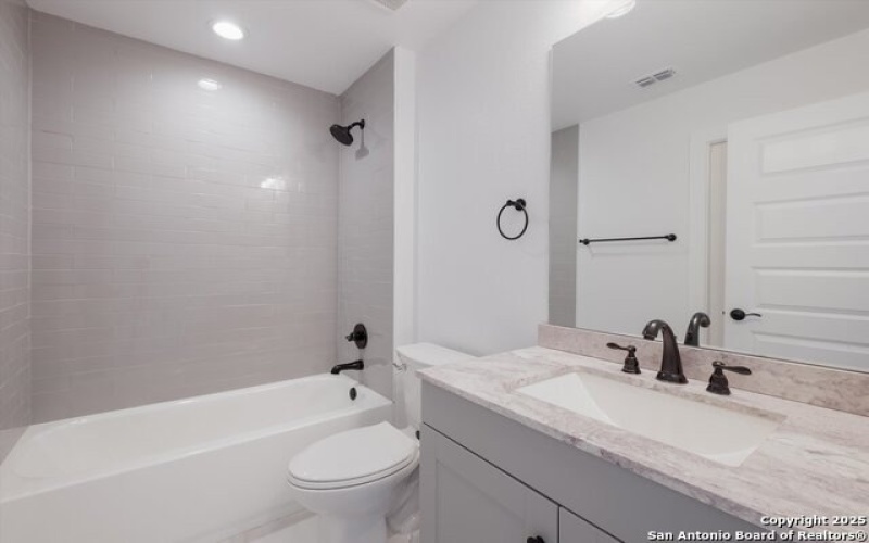 432 Canyon Lake Dr, Bandera, TX 78003, 2 Habitaciones Habitaciones , ,2 BañosBaños,Residential,En Venta,432 Canyon Lake Dr,0,1915387