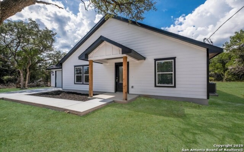 432 Canyon Lake Dr, Bandera, TX 78003, 2 Habitaciones Habitaciones , ,2 BañosBaños,Residential,En Venta,432 Canyon Lake Dr,0,1915387