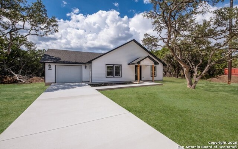 432 Canyon Lake Dr, Bandera, TX 78003, 2 Habitaciones Habitaciones , ,2 BañosBaños,Residential,En Venta,432 Canyon Lake Dr,0,1915387