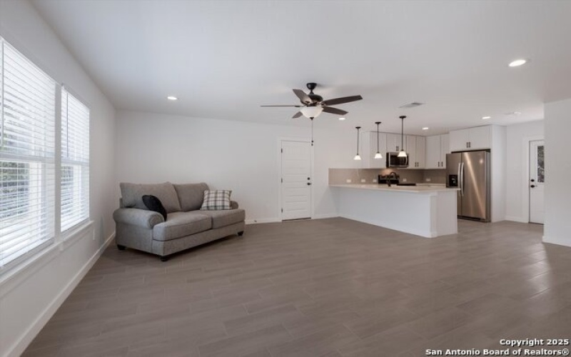 432 Canyon Lake Dr, Bandera, TX 78003, 2 Habitaciones Habitaciones , ,2 BañosBaños,Residential,En Venta,432 Canyon Lake Dr,0,1915387