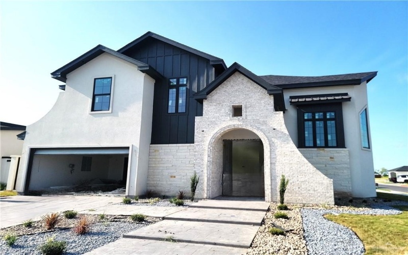 2700 E Giorgio Drive, Edinburg, TX 78542, 4 Bedrooms Bedrooms, ,3 BathroomsBathrooms,Residential,For Sale,2700 E Giorgio Drive,0,483370