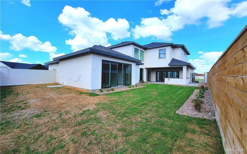 2700 E Giorgio Drive, Edinburg, TX 78542, 4 Bedrooms Bedrooms, ,3 BathroomsBathrooms,Residential,For Sale,2700 E Giorgio Drive,0,483370