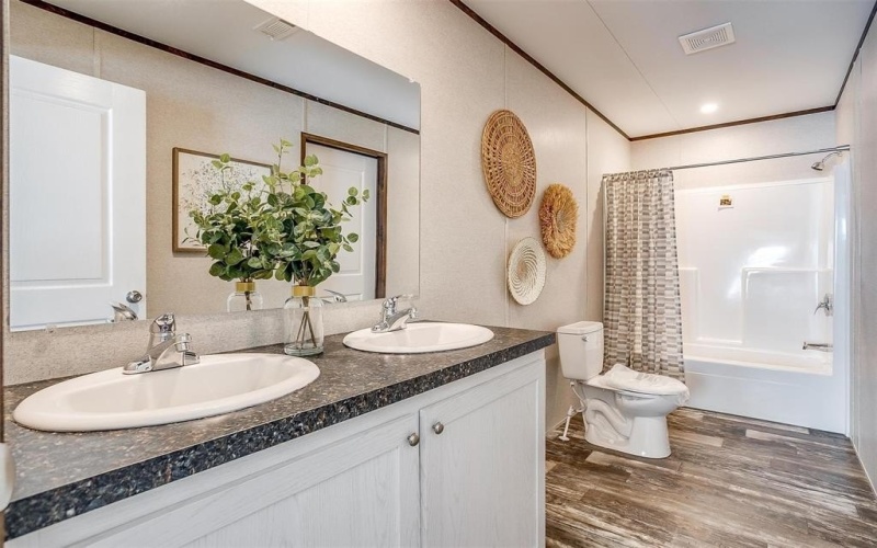 242 Huddleston Road, Sunset, TX 76270, 4 Bedrooms Bedrooms, ,2 BathroomsBathrooms,Residential,For Sale,242 Huddleston Road,0,21019436