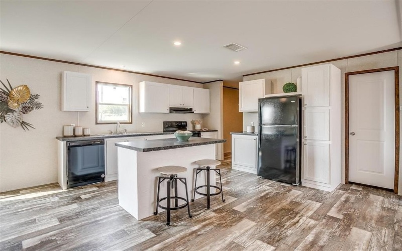 242 Huddleston Road, Sunset, TX 76270, 4 Bedrooms Bedrooms, ,2 BathroomsBathrooms,Residential,For Sale,242 Huddleston Road,0,21019436