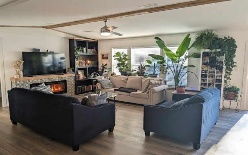 4674 Azle Highway, Weatherford, TX 76085, 4 Bedrooms Bedrooms, ,3 BathroomsBathrooms,Residential,For Sale,4674 Azle Highway,0,21072188