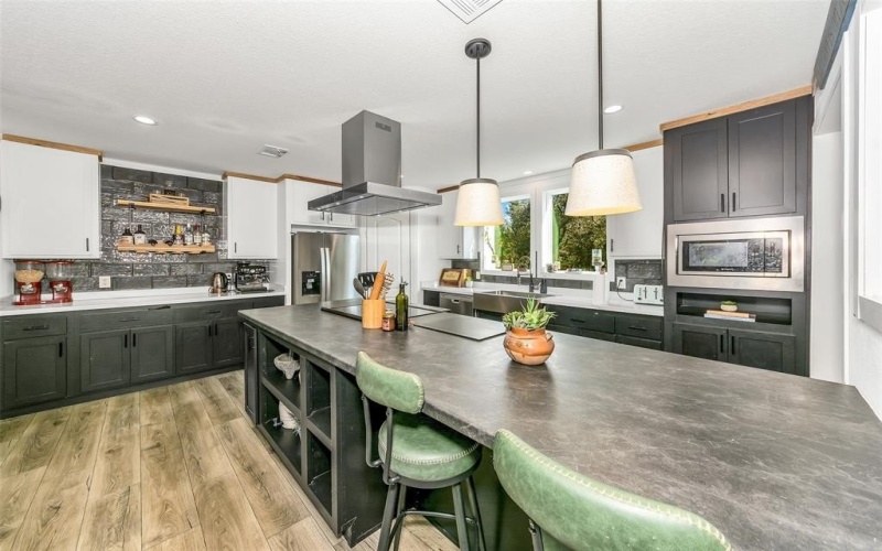 4674 Azle Highway, Weatherford, TX 76085, 4 Bedrooms Bedrooms, ,3 BathroomsBathrooms,Residential,For Sale,4674 Azle Highway,0,21072188