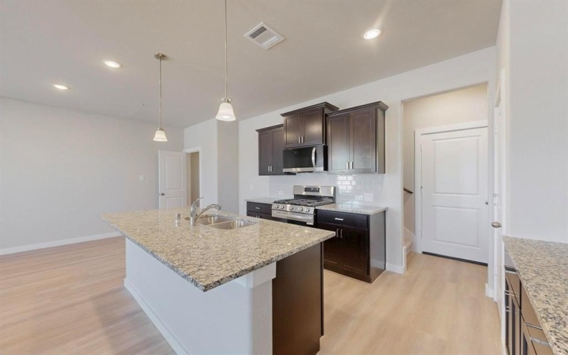 1832 Summer Aura, Mesquite, TX 75181, 3 Bedrooms Bedrooms, ,2 BathroomsBathrooms,Residential,For Sale,1832 Summer Aura,0,21083600