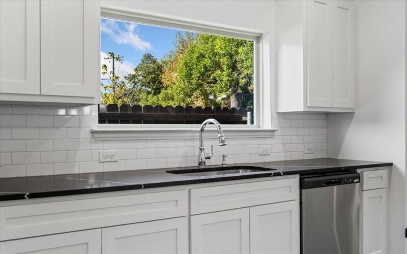 3809 Robert L Parish Sr Avenue, Dallas, TX 75210, 3 Bedrooms Bedrooms, ,2 BathroomsBathrooms,Residential,For Sale,3809 Robert L Parish Sr Avenue,0,21084776