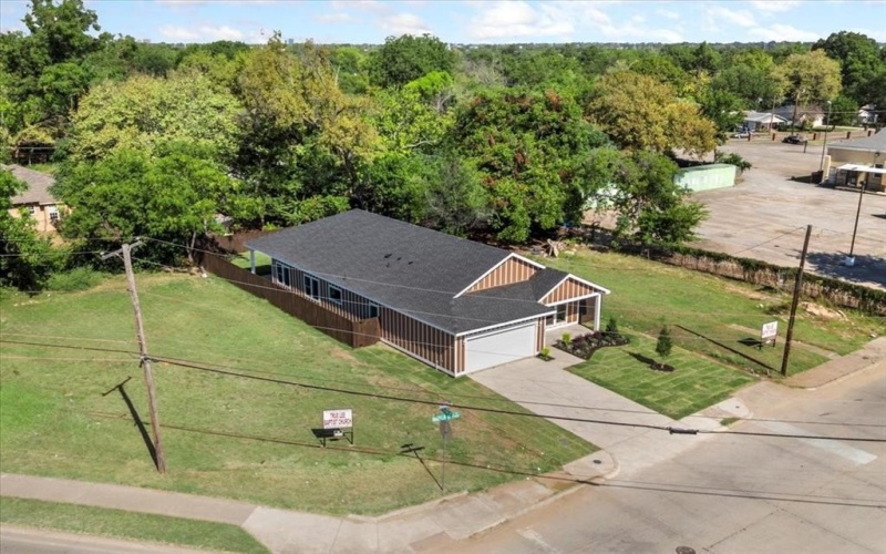 3809 Robert L Parish Sr Avenue, Dallas, TX 75210, 3 Bedrooms Bedrooms, ,2 BathroomsBathrooms,Residential,For Sale,3809 Robert L Parish Sr Avenue,0,21084776