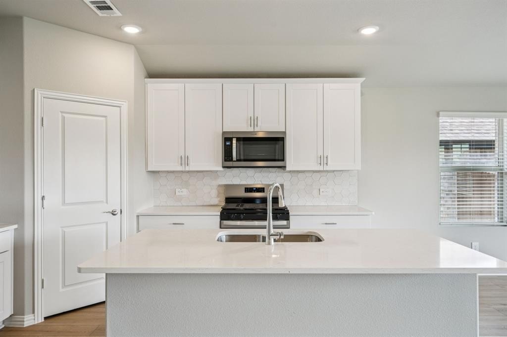 515 Midnight Oak Drive, McKinney, TX 75069, 4 Habitaciones Habitaciones , ,3 BañosBaños,Residential,En Venta,515 Midnight Oak Drive,0,21084976