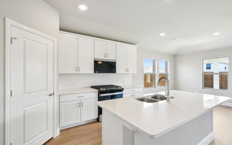 511 Midnight Oak Drive, McKinney, TX 75069, 4 Bedrooms Bedrooms, ,3 BathroomsBathrooms,Residential,For Sale,511 Midnight Oak Drive,0,21085111