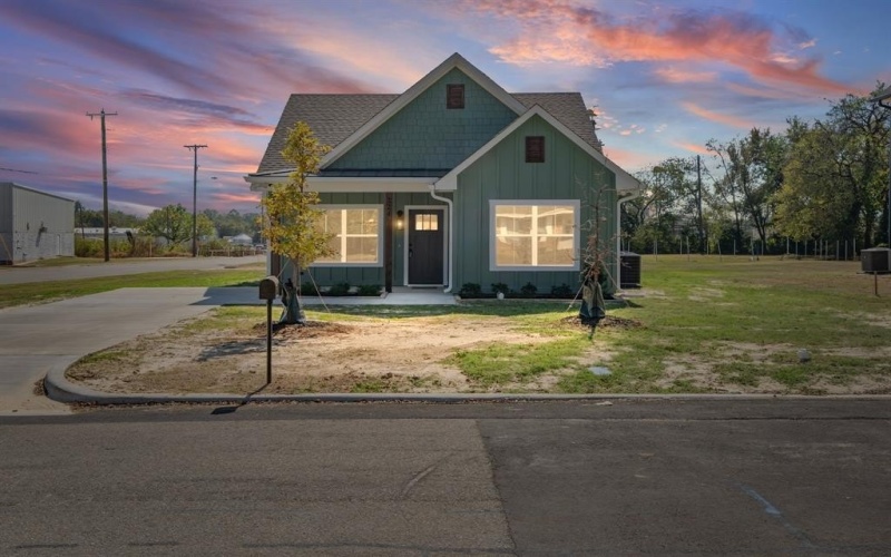 224 Middle Street, Sulphur Springs, TX 75482, 2 Habitaciones Habitaciones , ,1 BañoBaños,Residential,En Venta,224 Middle Street,0,21085251