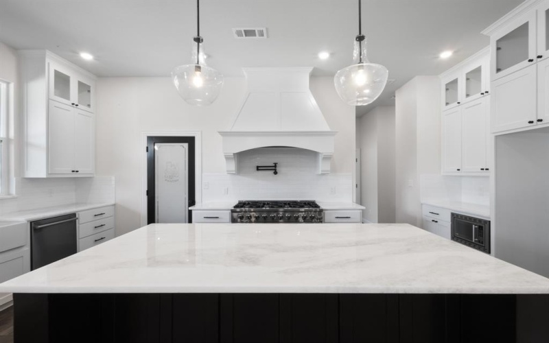 109 Post Oak Cove, Sunset, TX 76270, 3 Bedrooms Bedrooms, ,2 BathroomsBathrooms,Residential,For Sale,109 Post Oak Cove,0,21086147