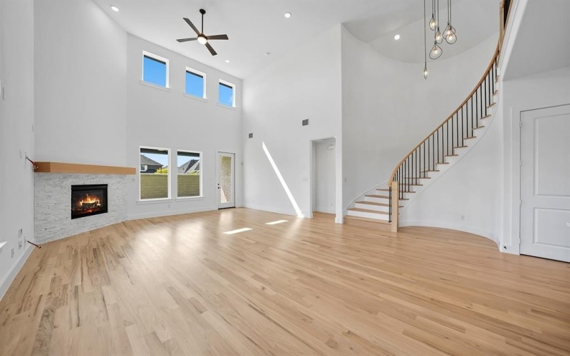 587 Mayfair Lane, Frisco, TX 75033, 4 Habitaciones Habitaciones , ,5 BañosBaños,Residential,En Venta,587 Mayfair Lane,0,21086396