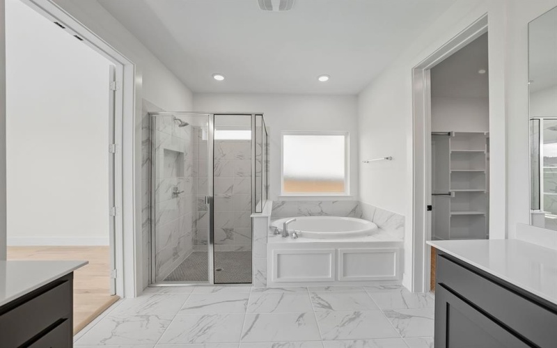 587 Mayfair Lane, Frisco, TX 75033, 4 Habitaciones Habitaciones , ,5 BañosBaños,Residential,En Venta,587 Mayfair Lane,0,21086396