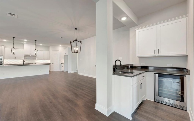 2075 Pine Grove Lane, Arlington, TX 76005, 2 Bedrooms Bedrooms, ,2 BathroomsBathrooms,Residential,For Sale,2075 Pine Grove Lane,0,21086408